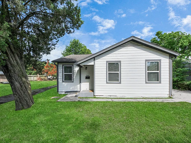 7004 Conley St — Photo 10
