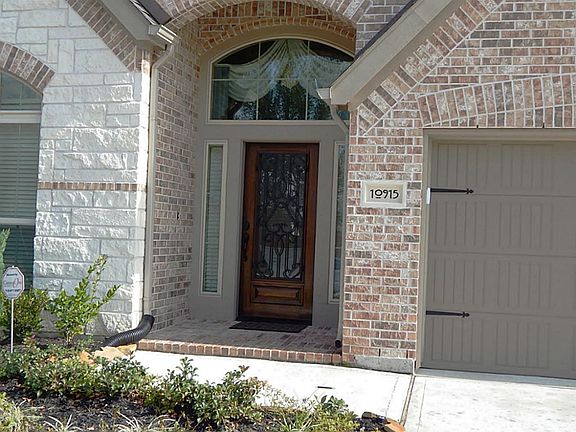 2nd image of 10915 Colinton Dr
