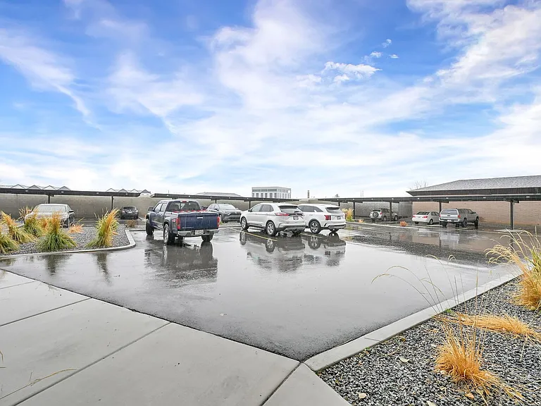 Wasatch View Apartments — Photo 12