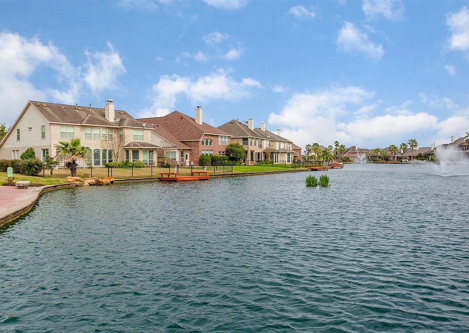 1st image of 10026 Lakeside Gables Dr