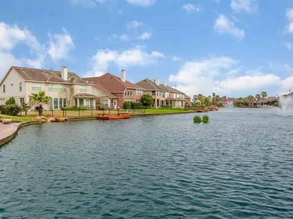 10026 Lakeside Gables Dr, Houston, TX 77065