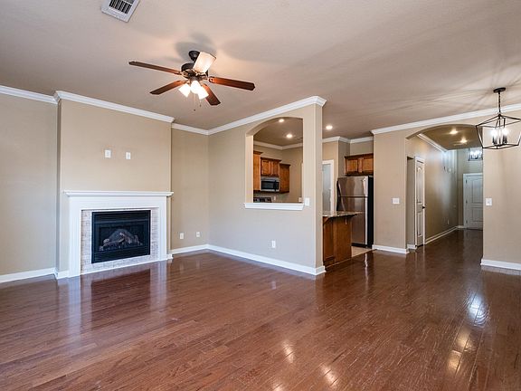 5th image of 1204 Tuscany Cir