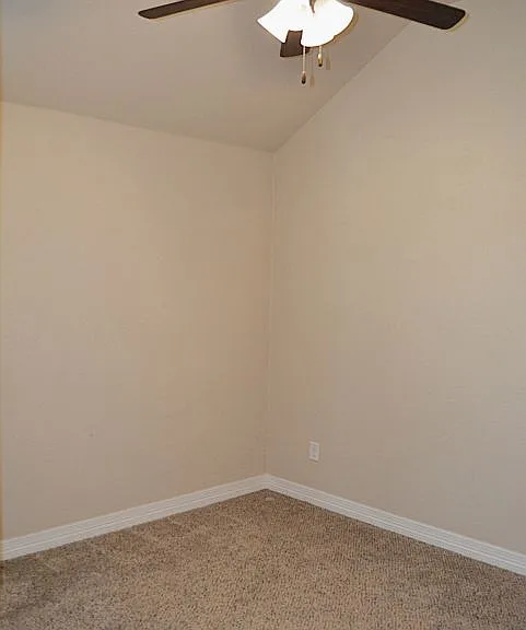 7609 Zircon Dr — Photo 26