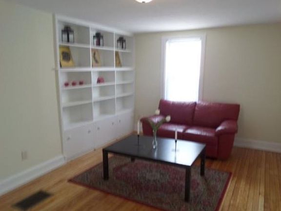 4th image of 2276 7th St W