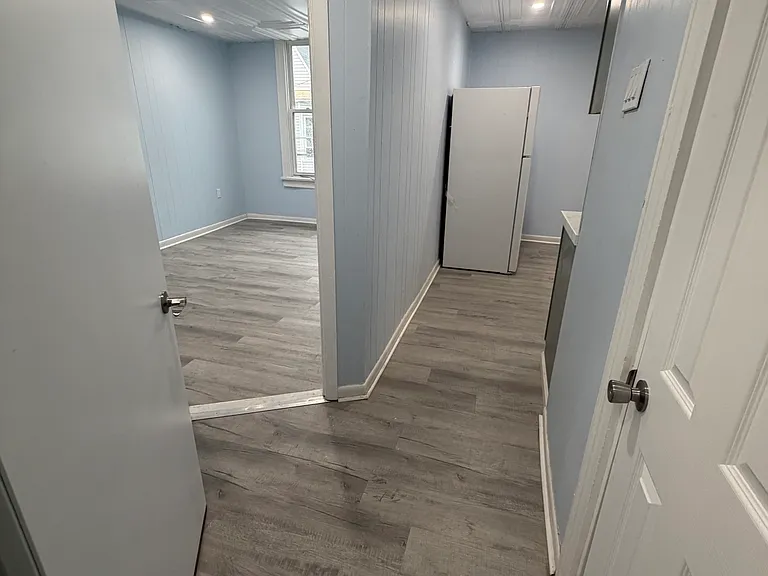 92 Carey Ave #4B — Photo 2