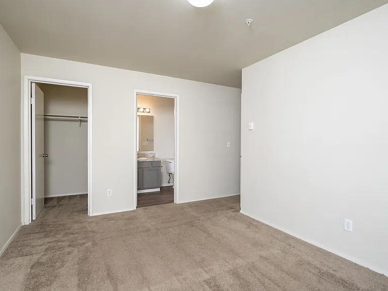 3 Bed 2 Bath - 1,135 Sq Ft 3 Bed 2 Bath - 1,135 Sq Ft