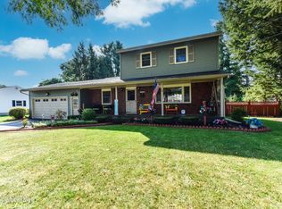 15 Walter Dr, Saratoga Springs, NY 12866