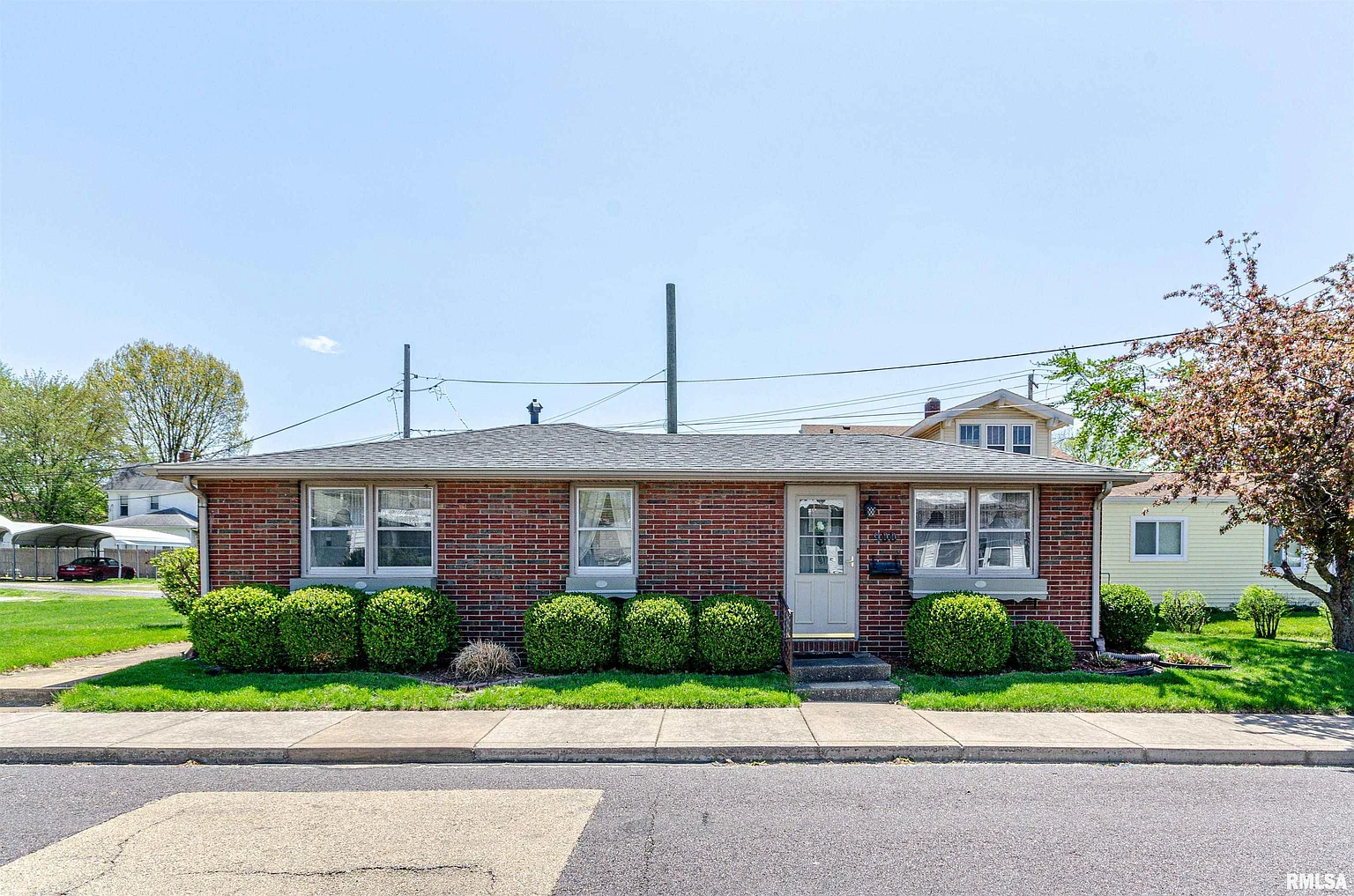 900 Highland Ave photo 1