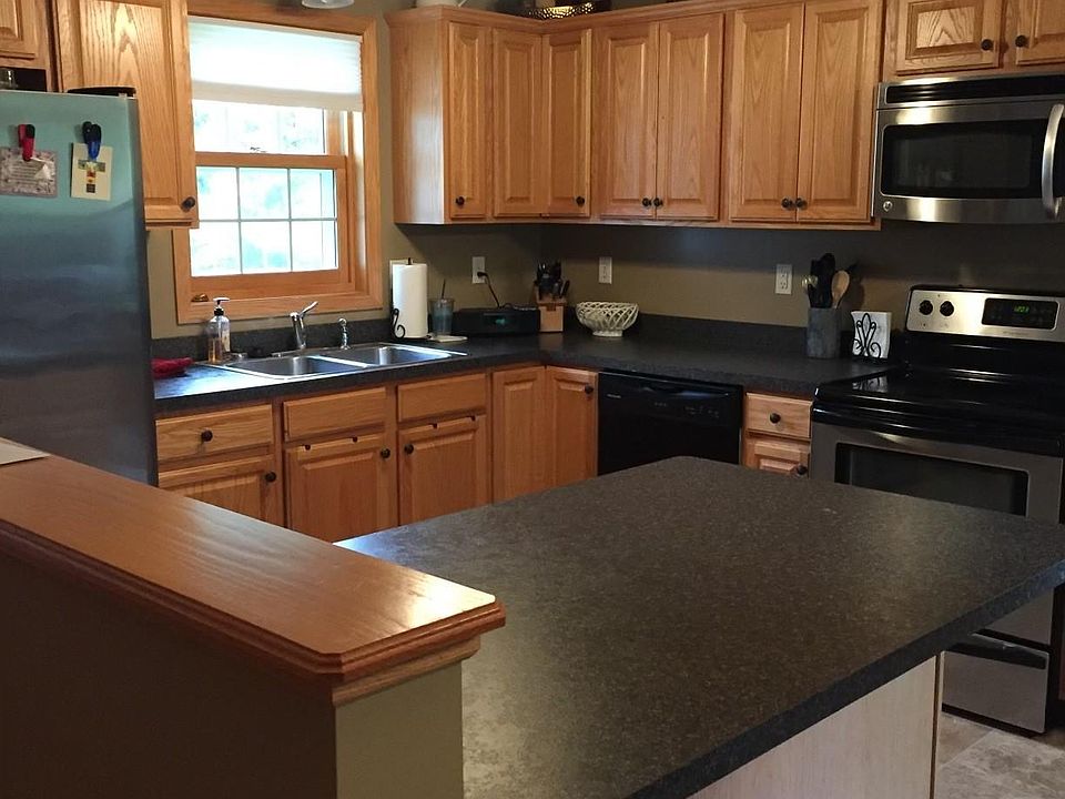2nd image of 3121 Furness Pl N