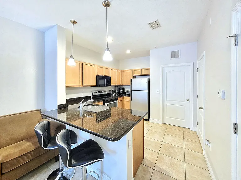 2946 SW 35th Pl #44 — Photo 6