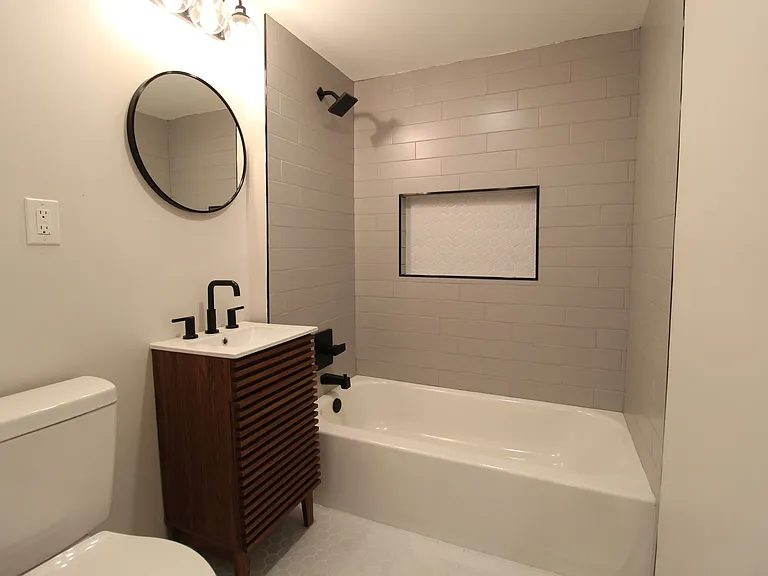 415 N Thompson St — Photo 14