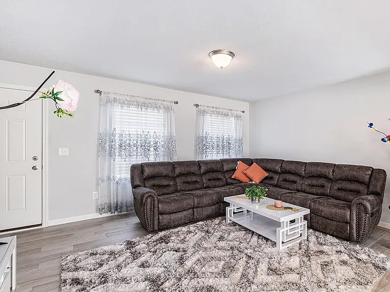 7859 Sierra Dr — Photo 2