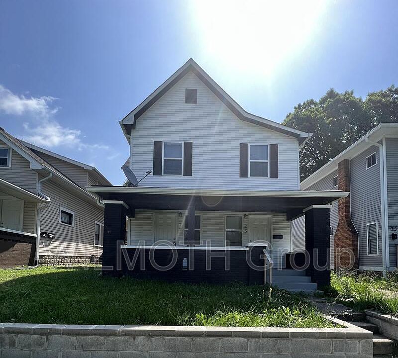 1st image of 25 N Tacoma Ave #1