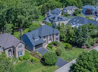 8800 Royal Swan Ln, Darien, IL