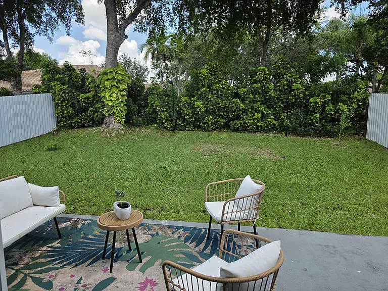 1217 SW 46th Way — Photo 18