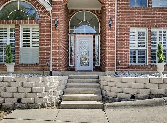 2nd image of 1417 Creekford Dr