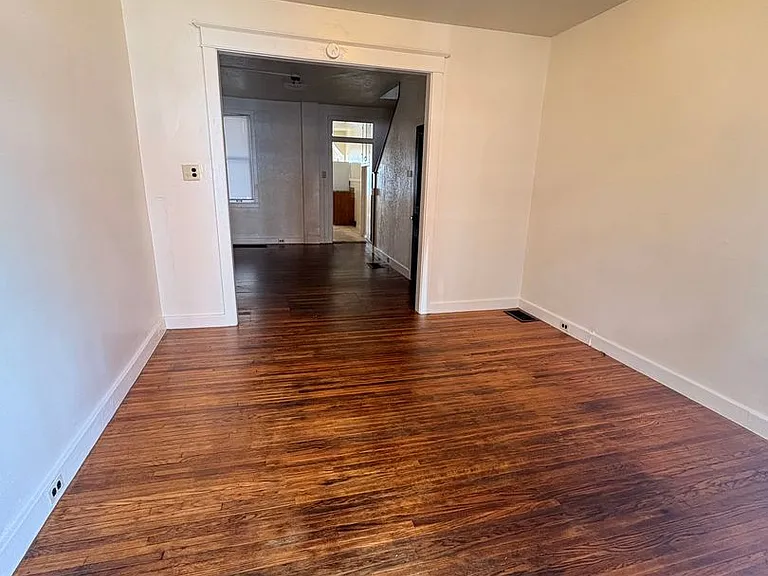 144 E Maple St — Photo 3