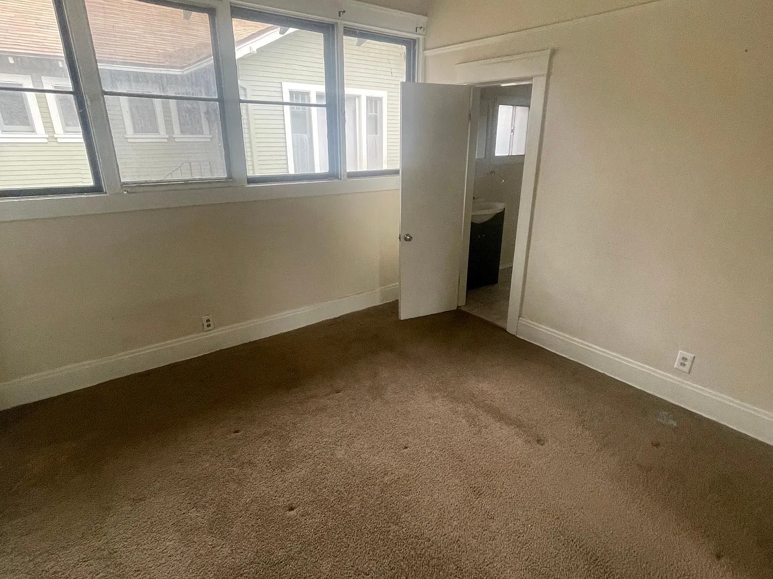 3 bed, 1230 sqft, $2,875 — Photo 2