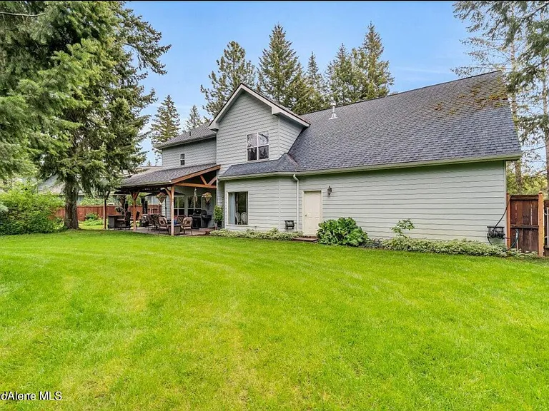 N Ferndale Dr — Photo 11