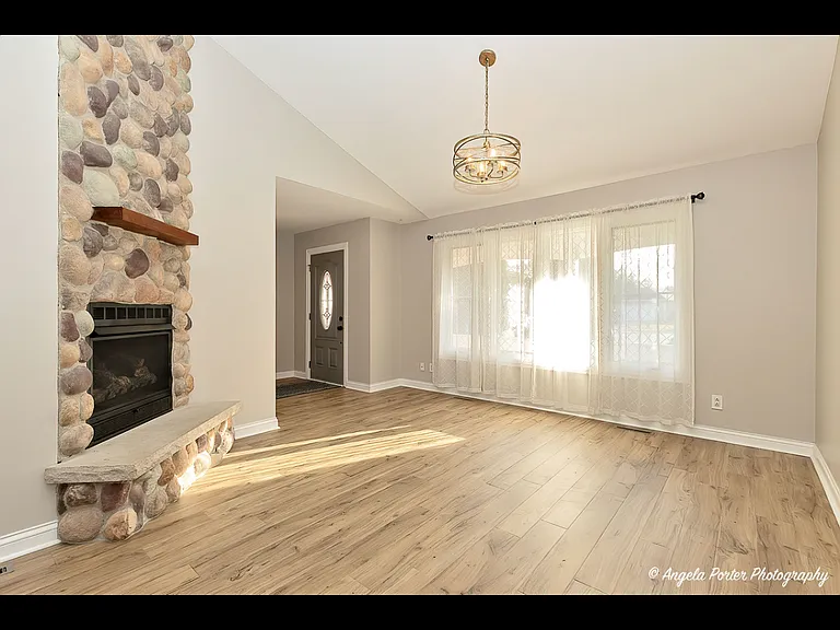 203 Springbrook Ct — Photo 6