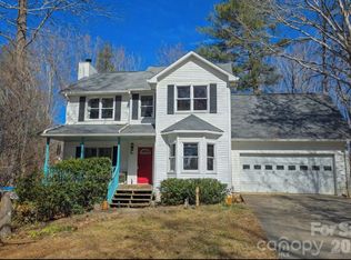 28 Sweetbriar Ct, Asheville, NC 28803