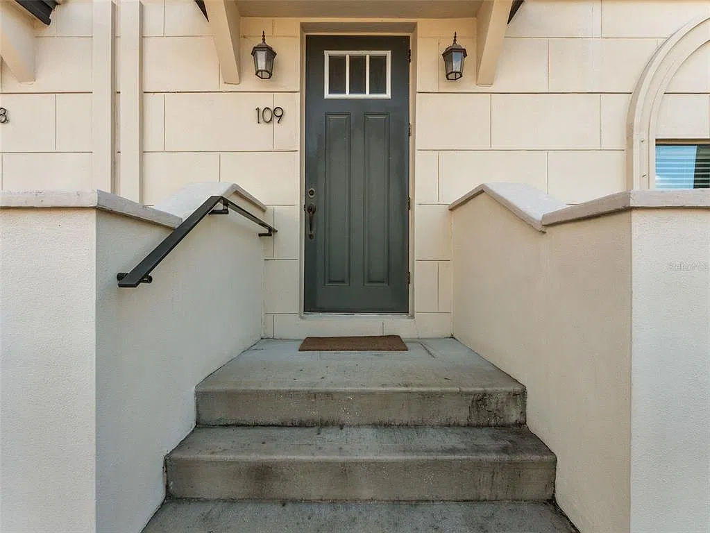 4 bed, 3.5 bath, 2210 sqft, $4,550 — Photo 3