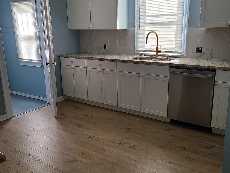 274 E Hinman Ave — Photo 6