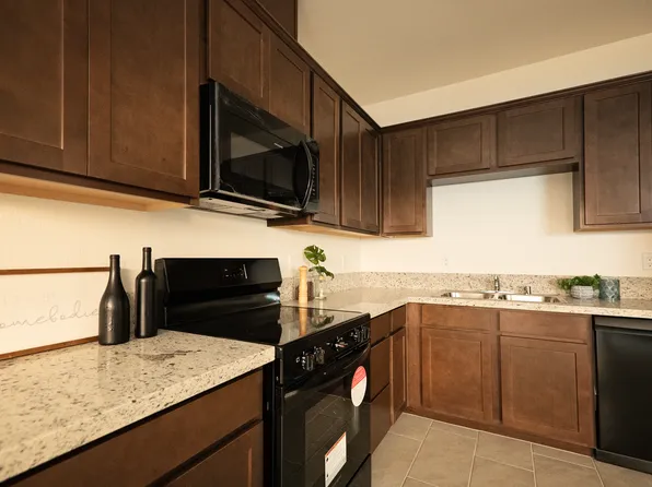 906 N Olive Ave, Turlock, CA 95380