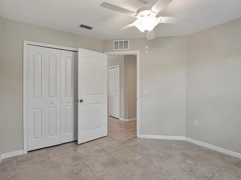 1014 Diplomat Pkwy W — Photo 18