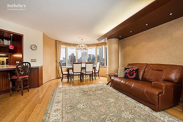 Rented by Sotheby's International Realty | media 11