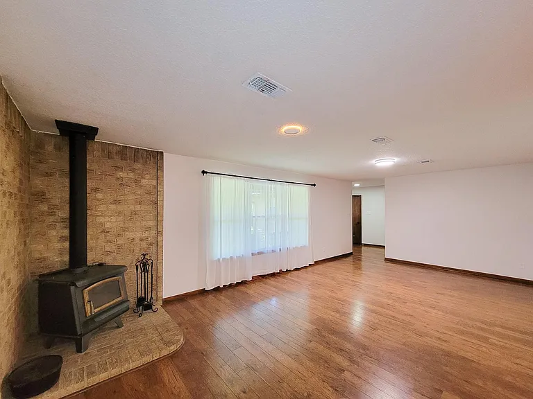 10282 Valley Dr S — Photo 9
