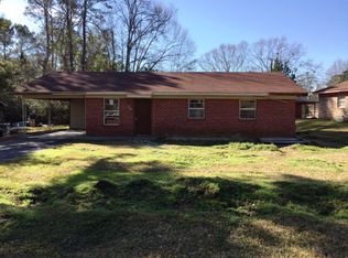 106 James St, Ellisville, MS 39437