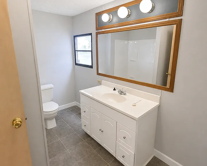 1433 Hickory Valley Rd — Photo 2