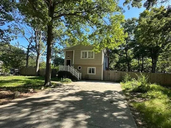 45 Robinwood Street, Mastic, NY 11950