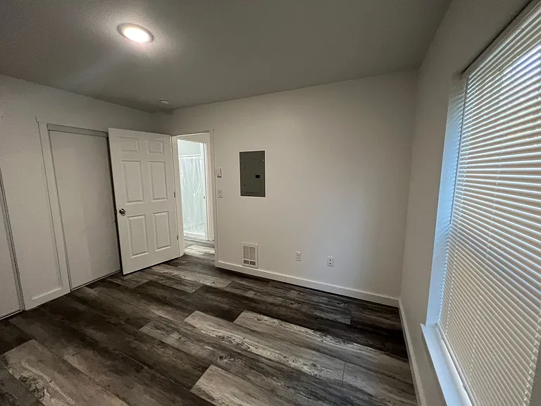 583 N Main St — Photo 13