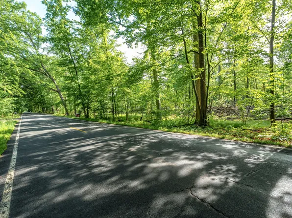 10905 E Shore Dr, Portage, MI 49002