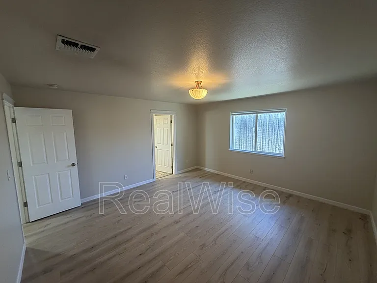 1388 Kellenbeck Ave — Photo 6