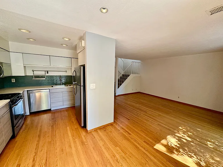 454 Poppy Pl — Photo 4
