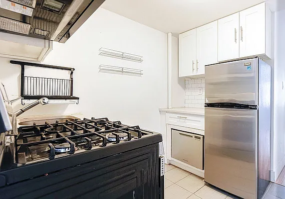 Rented by Camelot Realty Group | media 14