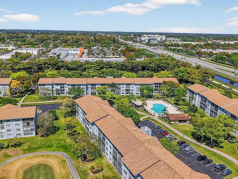 12500 SW 5th Ct #109M — Photo 37