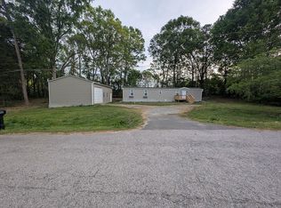1220 Woodridge Dr, Clover, SC 29710
