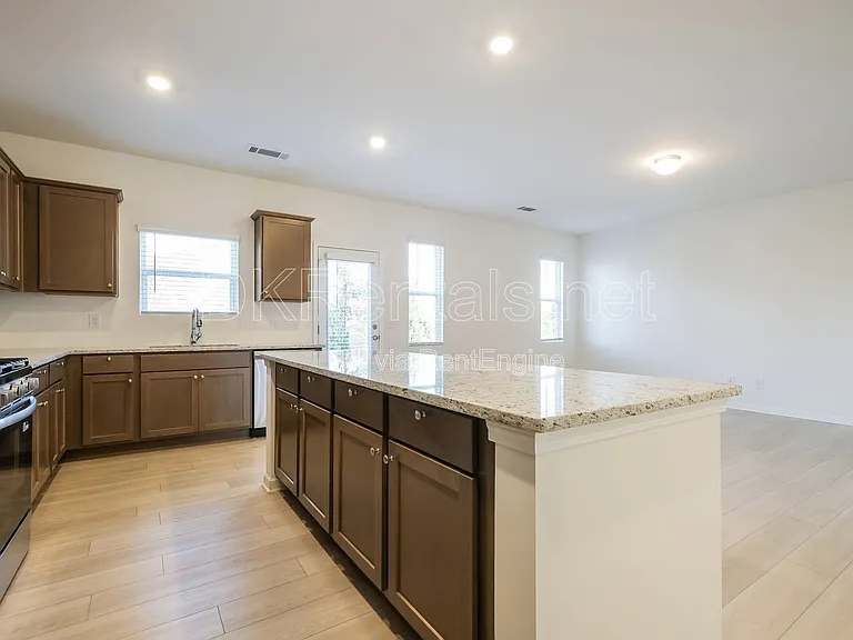 131 Shelter Ln E — Photo 10