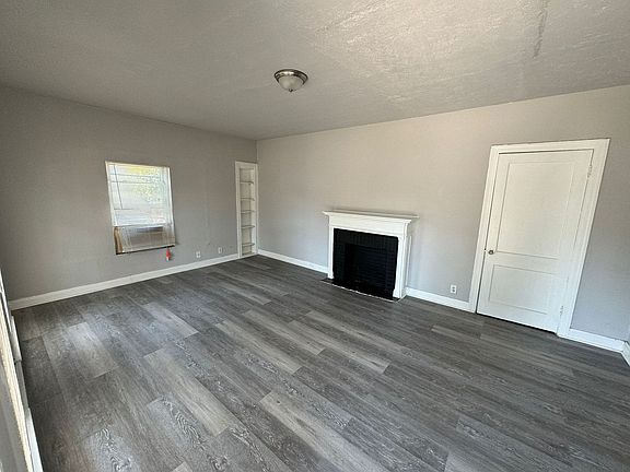 5th image of 1142 Lyle St #1