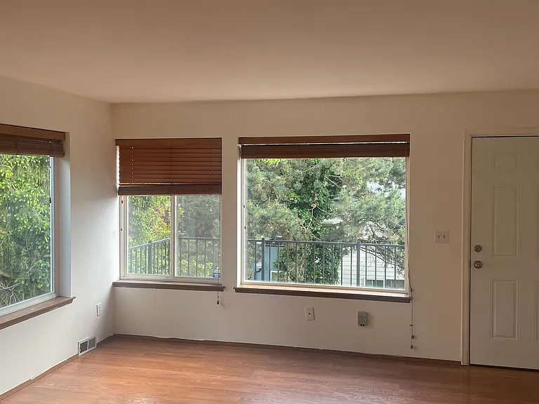 9741 Woodlawn Ave N #C — Photo 3