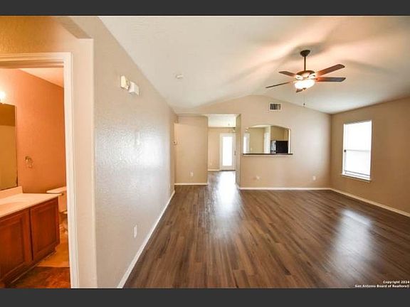 5th image of 2114 Clear Ct