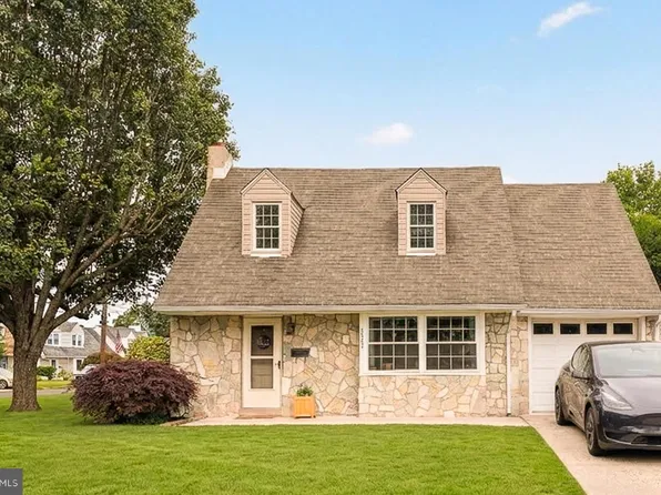 2083 Palmer Ave, Bristol, PA 19007