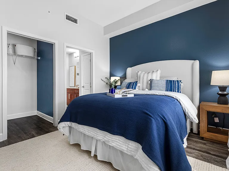 Miramar Park Apartments — Photo 18