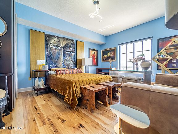 4th image of 1478 Riverplace Blvd