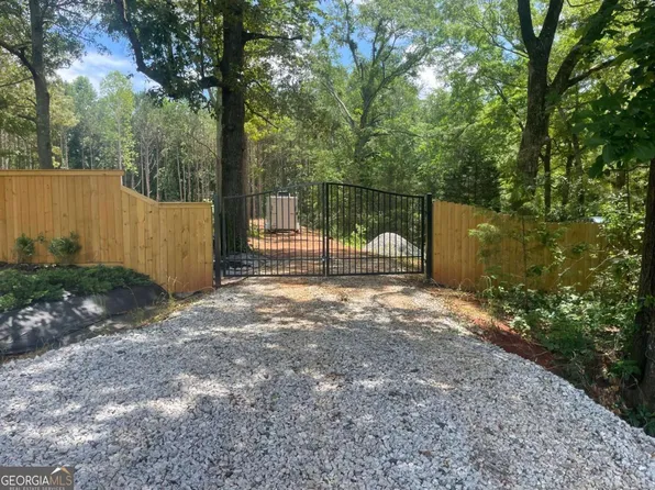 1240 N McDonough Rd, Griffin, GA 30223