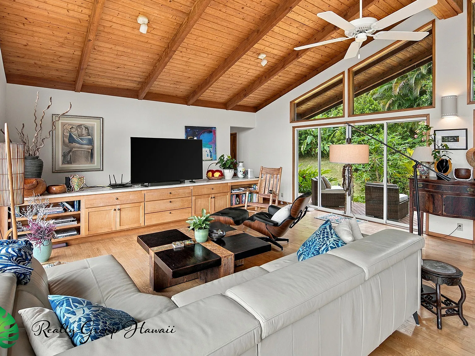 3 bed, 1947 sqft, $8,000 — Photo 2